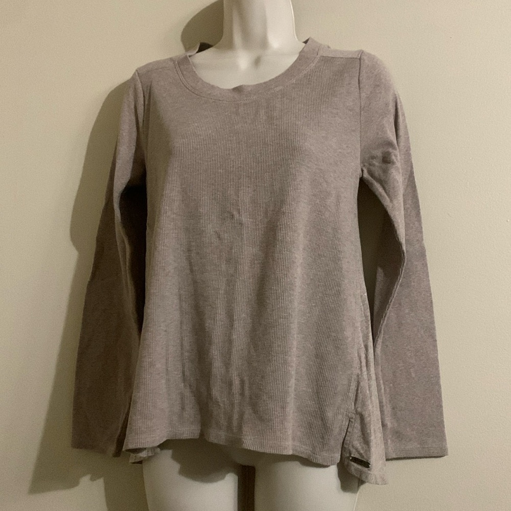 Eddie Bauer tan long sleeved small